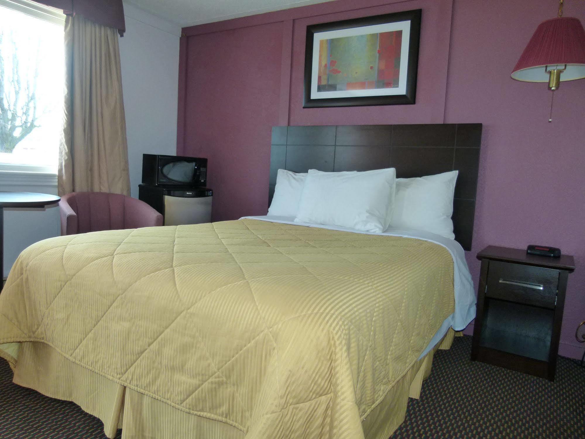 Country Squire Motel Arnprior Zewnętrze zdjęcie
