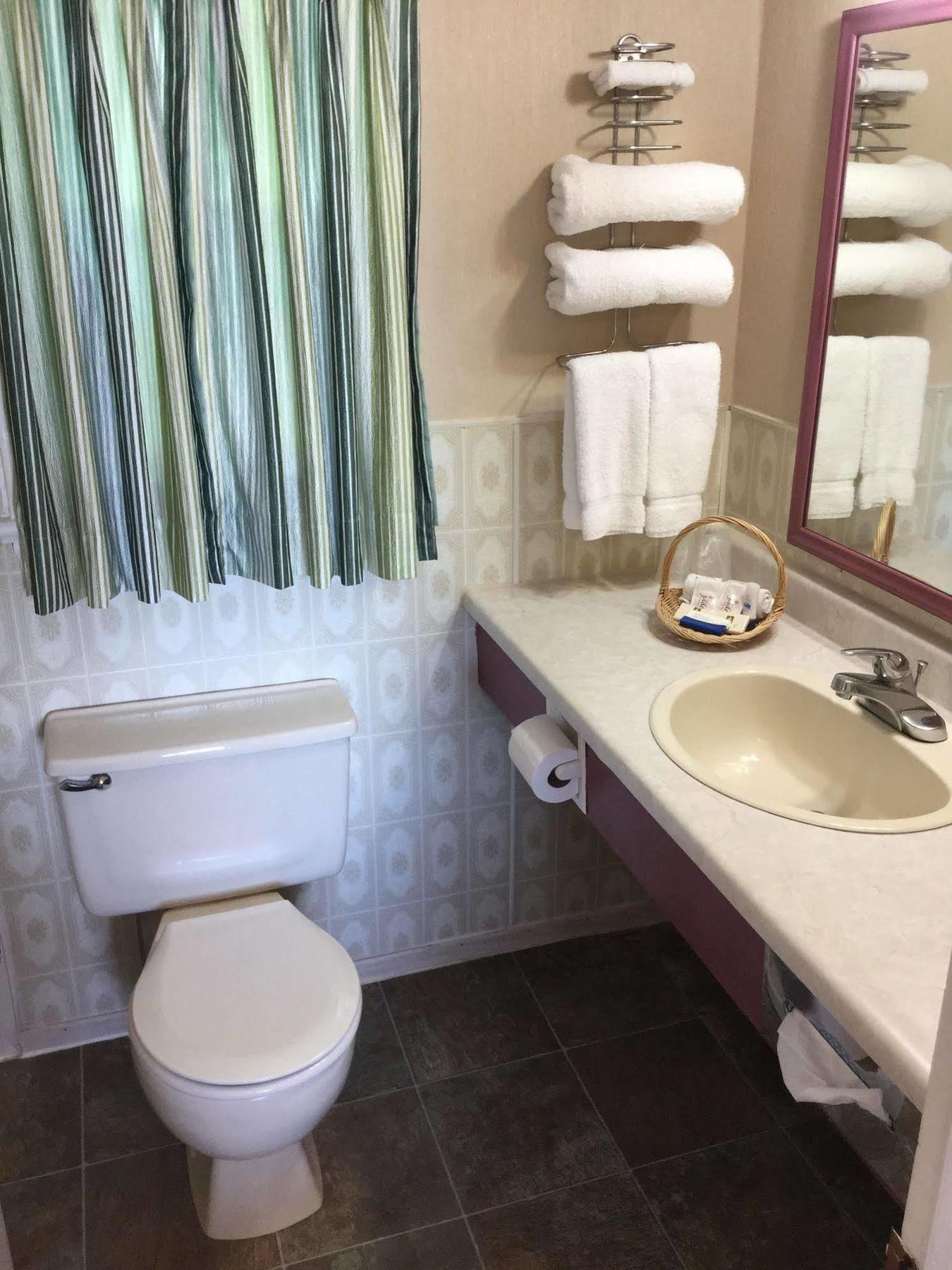 Country Squire Motel Arnprior Zewnętrze zdjęcie